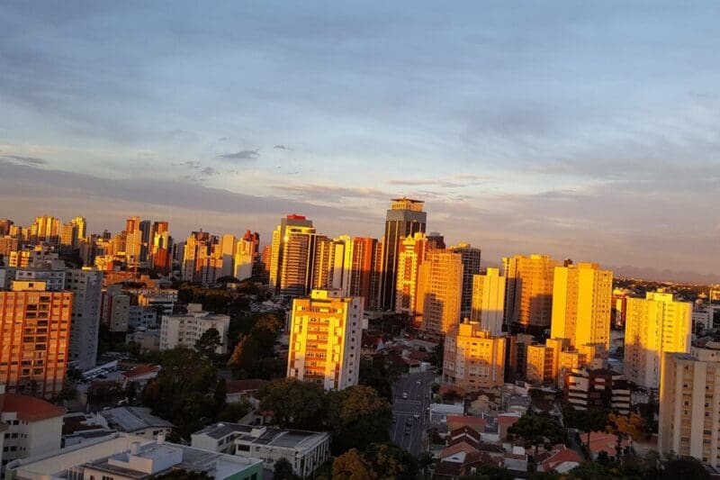 Hotel em Curitiba: conheça as melhores regiões para se hospedar!