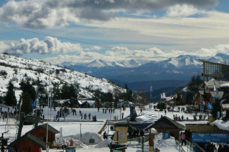 Neve em Bariloche: veja a melhor época e atrações para aproveitar