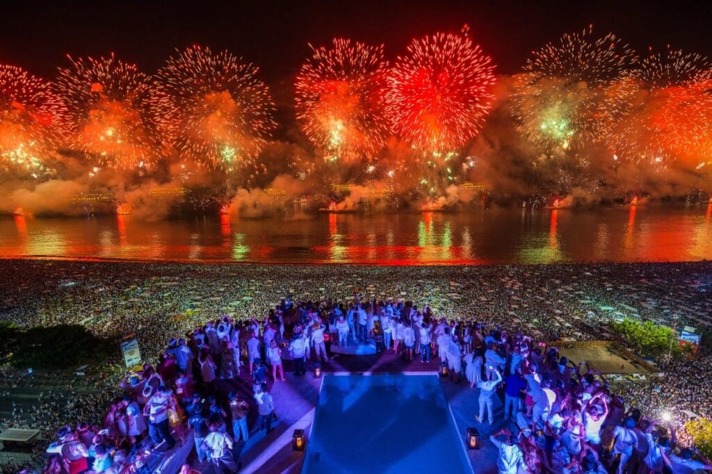 Ano novo em Copacabana guia para curtir ao máximo